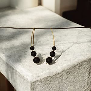 Saga Ørering, guld med 3 perler